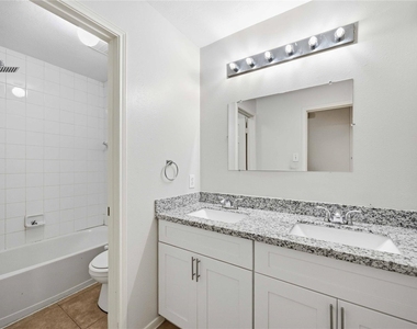 7606 Brighton Knolls Lane - Photo Thumbnail 20