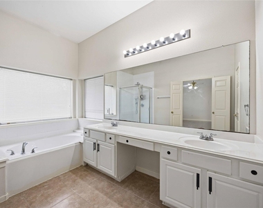 7606 Brighton Knolls Lane - Photo Thumbnail 26