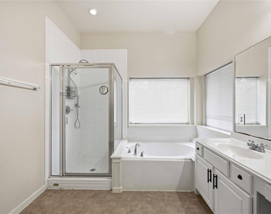 7606 Brighton Knolls Lane - Photo Thumbnail 27