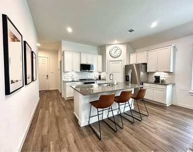 1513 Dawn Harbor Drive - Photo Thumbnail 5