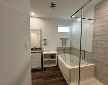 1513 Dawn Harbor Drive - Photo Thumbnail 11