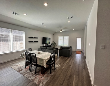 1513 Dawn Harbor Drive - Photo Thumbnail 10
