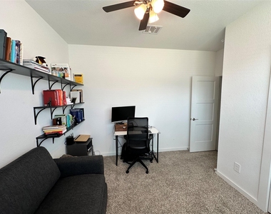 1513 Dawn Harbor Drive - Photo Thumbnail 13