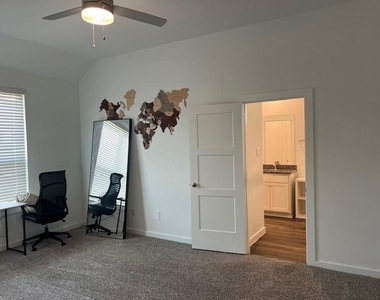1513 Dawn Harbor Drive - Photo Thumbnail 19