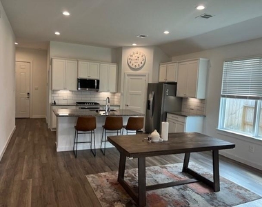 1513 Dawn Harbor Drive - Photo Thumbnail 20