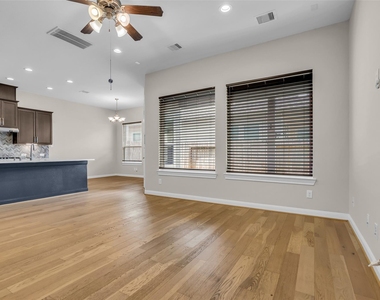 10004 Steeple Farms Drive - Photo Thumbnail 5