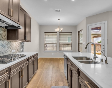 10004 Steeple Farms Drive - Photo Thumbnail 9