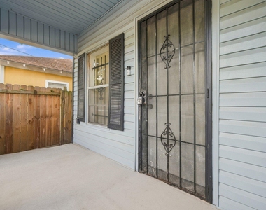 2903 Burkett Street - Photo Thumbnail 6