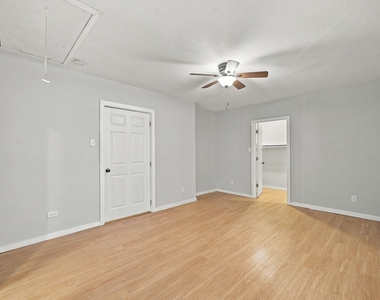 2903 Burkett Street - Photo Thumbnail 19