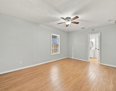 2903 Burkett Street - Photo Thumbnail 18