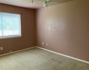 1839 Sherwood Forest Street - Photo Thumbnail 12