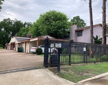 1839 Sherwood Forest Street - Photo Thumbnail 2