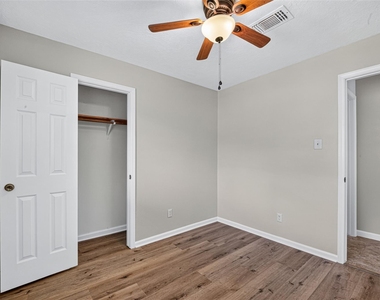 4807 Fairdale Street - Photo Thumbnail 21