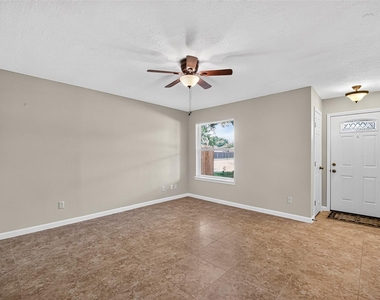4807 Fairdale Street - Photo Thumbnail 8