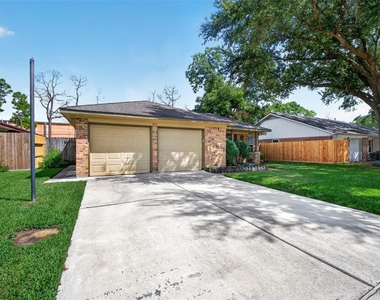 4807 Fairdale Street - Photo Thumbnail 3