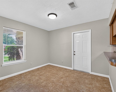 4807 Fairdale Street - Photo Thumbnail 13