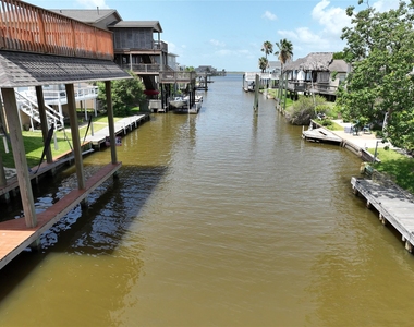 18 Edgewater - Photo Thumbnail 19