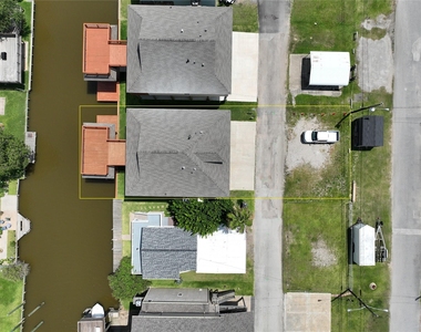 18 Edgewater - Photo Thumbnail 20