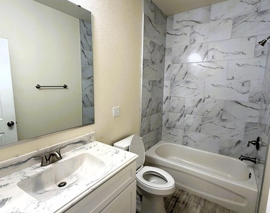 18 Edgewater - Photo Thumbnail 7