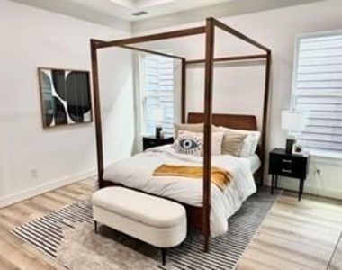 308 E 36th Street - Photo Thumbnail 15