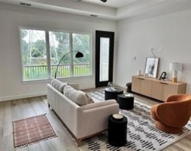 308 E 36th Street - Photo Thumbnail 17