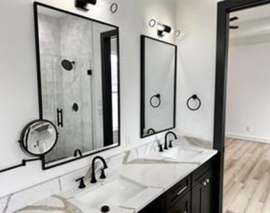 308 E 36th Street - Photo Thumbnail 13