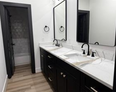 308 E 36th Street - Photo Thumbnail 14