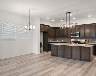 234 Amaranth Way - Photo Thumbnail 5