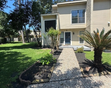 3935 Knollcrest Drive - Photo Thumbnail 1