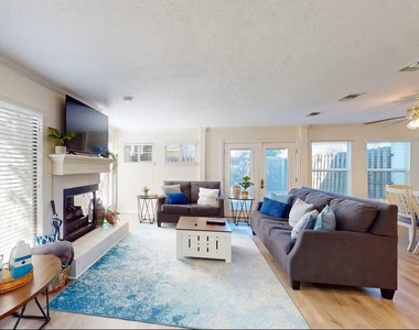 3935 Knollcrest Drive - Photo Thumbnail 3