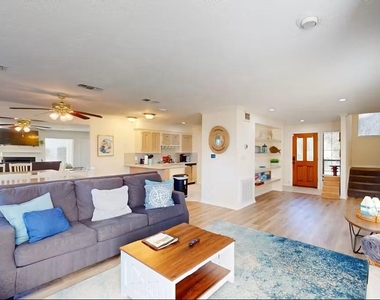 3935 Knollcrest Drive - Photo Thumbnail 14