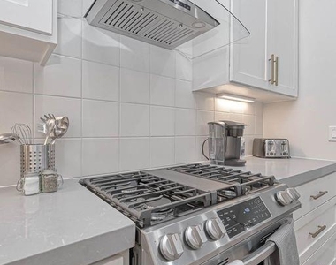 5606 Canal Street - Photo Thumbnail 10