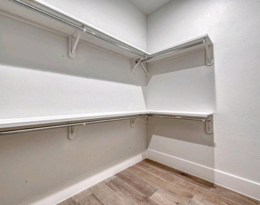 5606 Canal Street - Photo Thumbnail 32