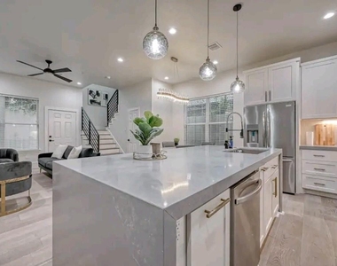 5606 Canal Street - Photo Thumbnail 9