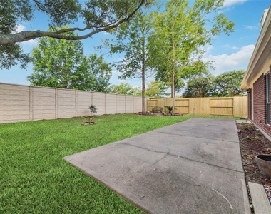 18307 Cobblestone Drive - Photo Thumbnail 2