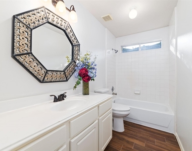 18307 Cobblestone Drive - Photo Thumbnail 13