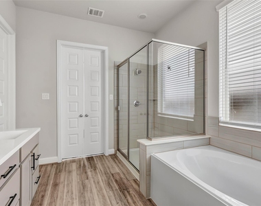 15431 Kirkdell Bend Drive - Photo Thumbnail 17