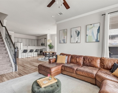 15431 Kirkdell Bend Drive - Photo Thumbnail 8