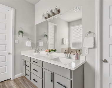 15431 Kirkdell Bend Drive - Photo Thumbnail 15