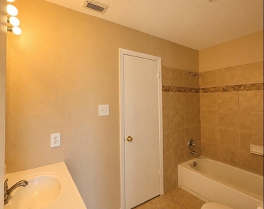 7310 Arista Drive - Photo Thumbnail 6