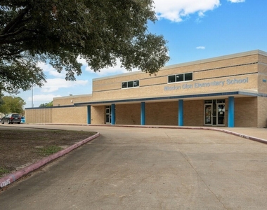 7310 Arista Drive - Photo Thumbnail 16