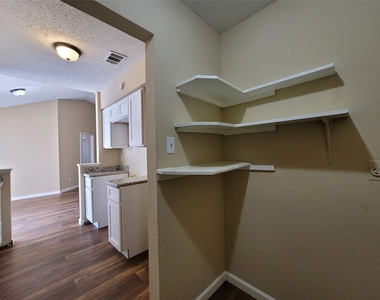 7310 Arista Drive - Photo Thumbnail 4