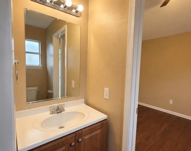 7310 Arista Drive - Photo Thumbnail 9