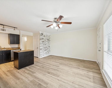300 Pecore Street - Photo Thumbnail 1