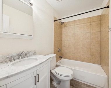 300 Pecore Street - Photo Thumbnail 6