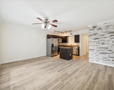 300 Pecore Street - Photo Thumbnail 3