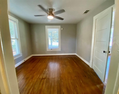 1230 Ashland Street - Photo Thumbnail 5
