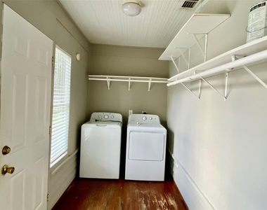 1230 Ashland Street - Photo Thumbnail 4