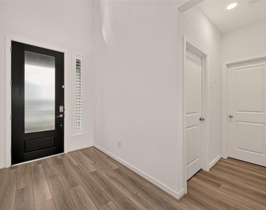 21806 Wycombe Terrace Way - Photo Thumbnail 3