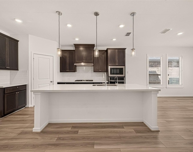 21806 Wycombe Terrace Way - Photo Thumbnail 15
